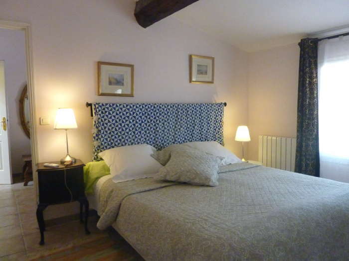 king size bedroom in villa roquette b&b  in languedoc the south of france