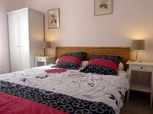 Villa Roquette Rosr bedroom in Languedoc South of France B&b